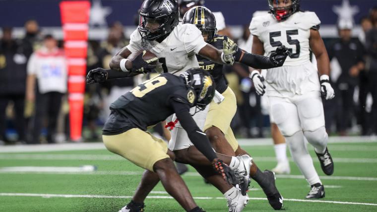 Richmond Randle holds off South Oak Cliff, 38-35: Live updates, score of Texas UIL 5A Division II state football championship game